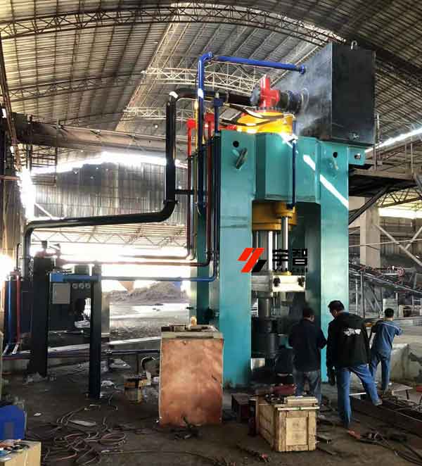 1600噸框架式鐵屑壓塊機(jī)客戶現(xiàn)場圖